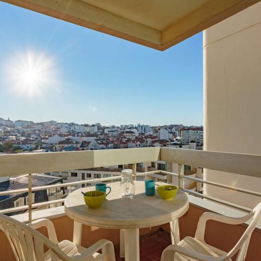 Charmant studio en centre-ville avec piscine proche Grande Plage - FR-1-3-410, undefined