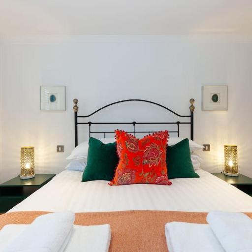 Apartment in the heart of the city centre, live like a local, undefined