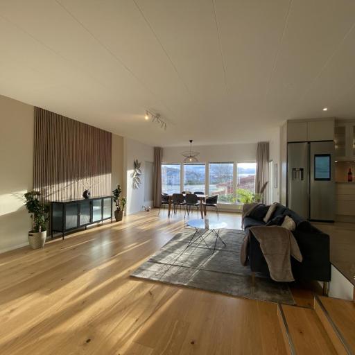 Luxurious villa with free parking, undefined