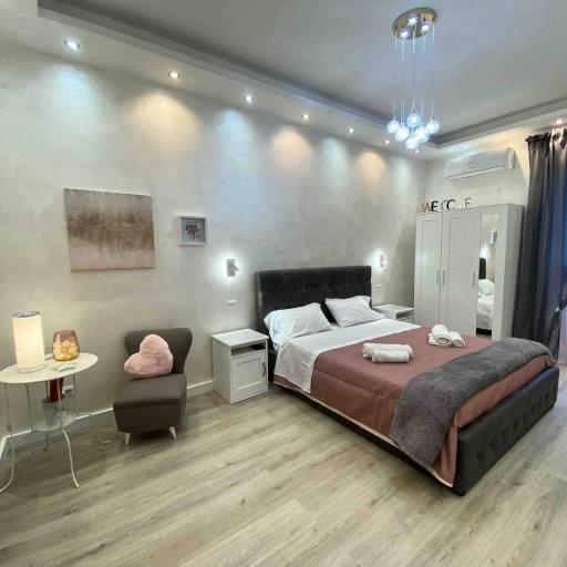 Apartment near the Colosseum, with metro line A a 2 minutes walk away, undefined