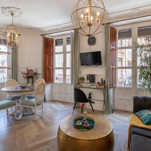 CH Elvira Luxury Apartment, undefined