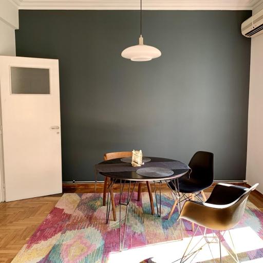 Fyllis16-Sunny central apartment next to Metro sta, undefined