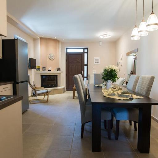 Papa-Antonis Stone House, undefined