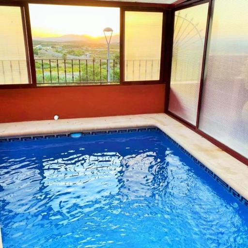 Vivienda de estilo rústico con piscina LA GRANÁ, undefined