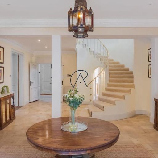 The Old Mill House, Windsor Riverside Hidden Gem!, undefined