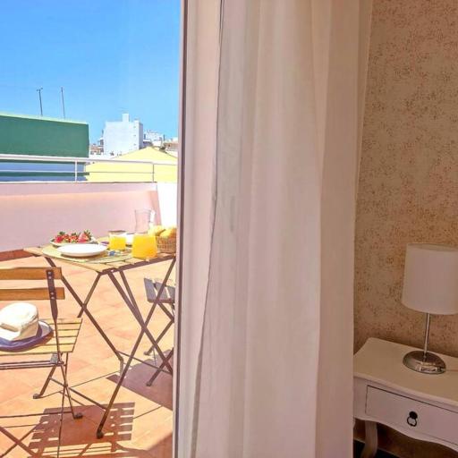 Lovely Terrace Apart. Downtown, undefined