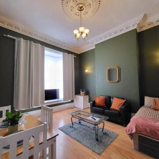 Digbeth City Centre Apartment Sleeps 12 Opposite Coach Station, undefined