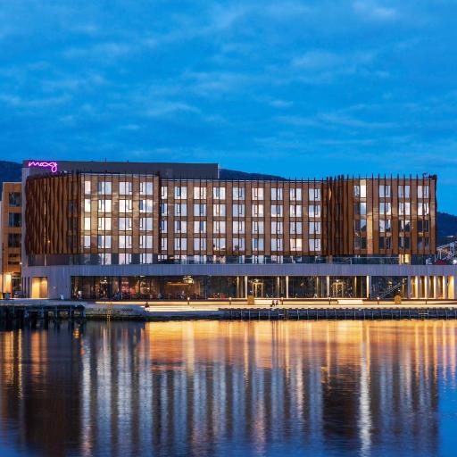 Moxy Bergen, undefined