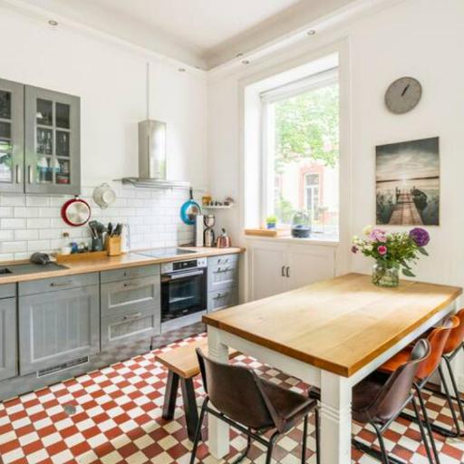 Großzügige Altbauwohnung in Bestlage, undefined