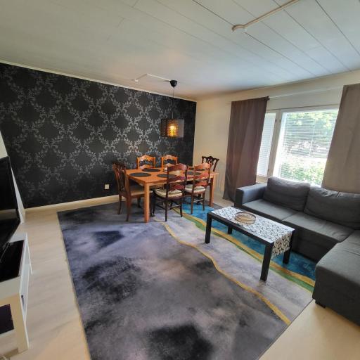 Saunallinen rivitalon pääty asunto kahdella terassilla, undefined