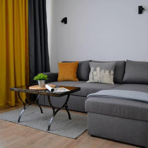 Modern City Center 2 Bedroom Apartment, undefined