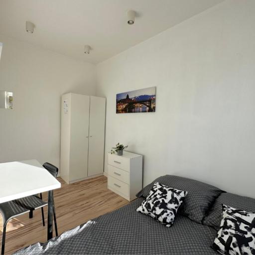 Sobieski Room - Peaceful Retreat, 10 Minutes to Gdańsk Old Town & Seaside, undefined