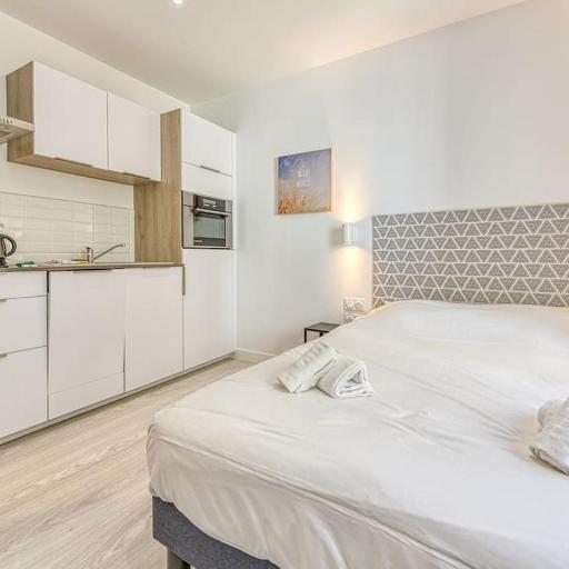 44 Foch 3, undefined