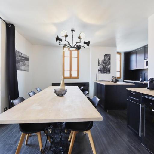 2 bd apartment with sauna in the center of Annecy, undefined