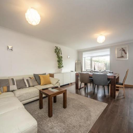 Spacious Chessington home with parking & garden, undefined