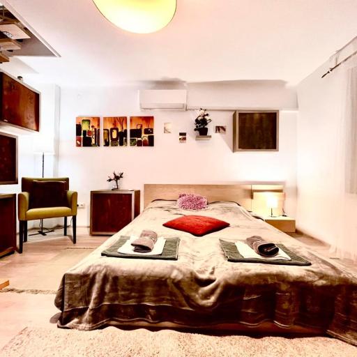 King House & Garden with AC and FREE PARKING POSSIBILITY, undefined