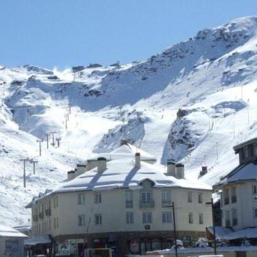 Plaza de Andalucía Edificio Salvia con vistas al Veleta, undefined