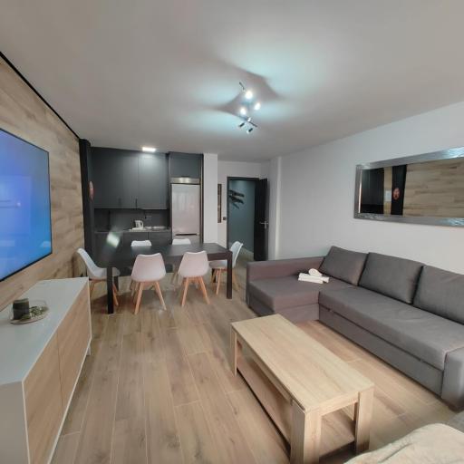 TODOSIERRANEVADA - 2 DORMITORIOS REFORMADO MONTBLANC - Junto a los Telecabinas, undefined