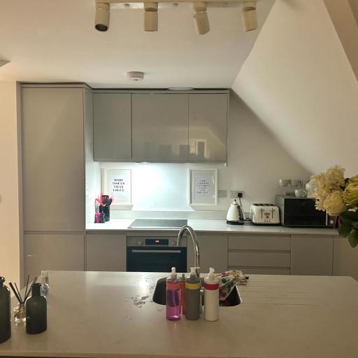 The Penthouse Double Bedroom for Rent Use of kitchen, undefined