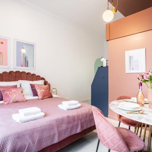 Elegant Studio Old Town Parking by #Hoomvi, undefined