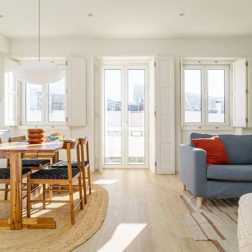 Modern & Bright - Faro Mercado Apt 22 by Lisbeyond, undefined