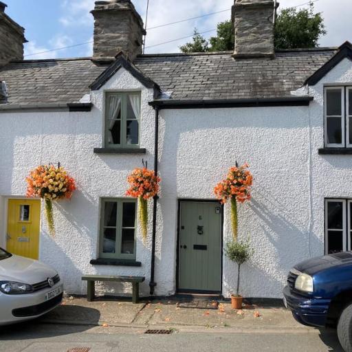 Lovely peaceful 2 bed cottage, undefined