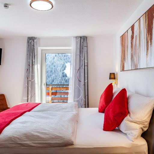 Apart Elena, undefined