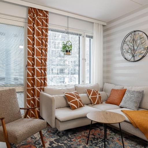 Hennalan Helmi kokonainen huoneisto keskeisellä sijainnilla, ilmainen parkkipaikka, undefined