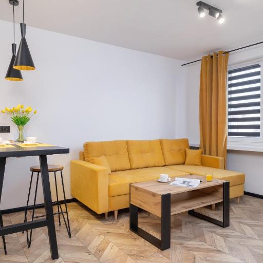 City Center One-Bedroom Apartment with Bathtub by Noclegi Renters, undefined