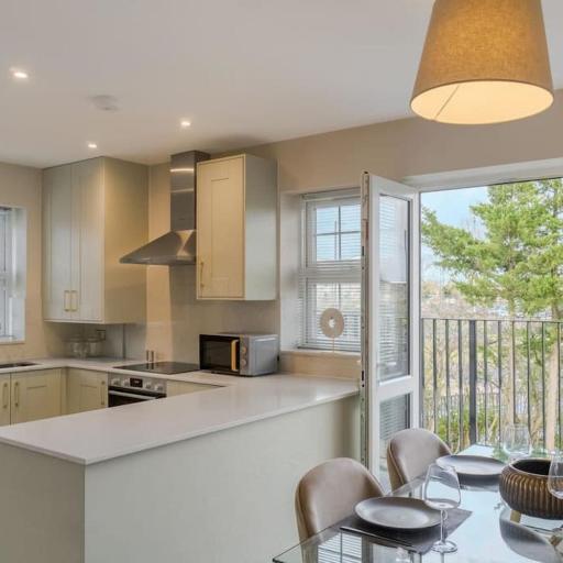Stylish Windsor Getaway w Balcony - Free Parking - By Tempstay, undefined