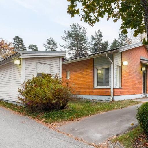 Rauhallinen rivitalon pääty, undefined