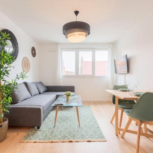 Lille, fully-equipped apartment with parking space, undefined