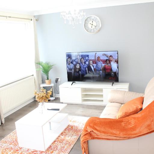 Exquisite Stays Free parking, fast WiFi, close to city centre, undefined