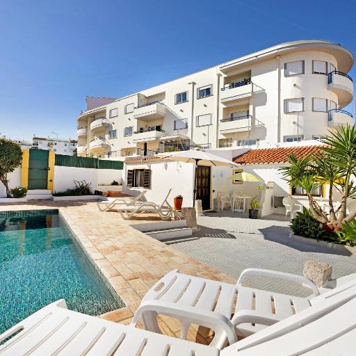 A Cerca - B, undefined