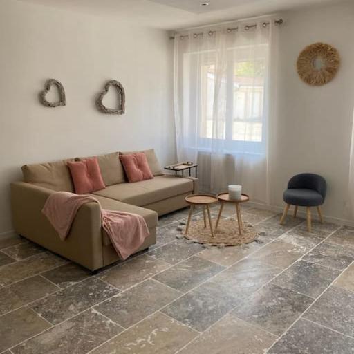 Charmant appartement-20 min Lyon-proche Aéroport-Eurexpo, undefined