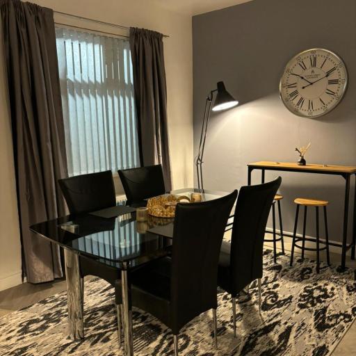 Manor House, undefined