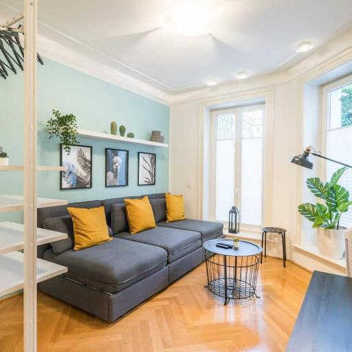 Modern Apartment Near Außenalster, undefined