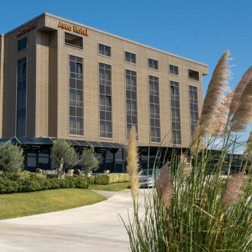 Avec Hotel, undefined