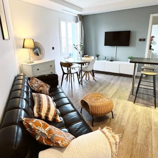 Grand Central House - Central Penthouse Two Bedroom - GibraltarStay Apartments, undefined