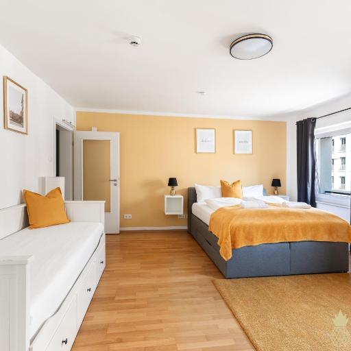 PINEAPPLE APARTMENTS - Studio-Apartment am Zwinger, undefined