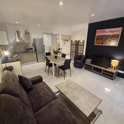 Chez Émilie et John, undefined