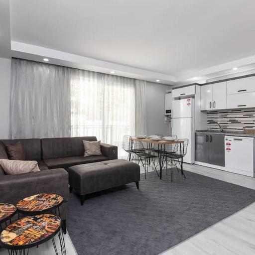 4-3 Yatak Odalı Büyük Daire Kaleiçi Yakını, undefined