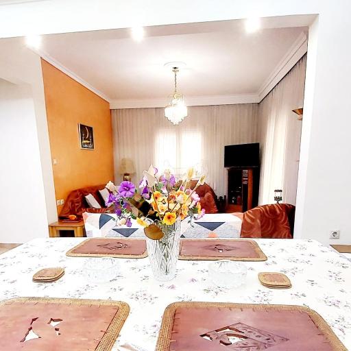 "Home Sweet Home" Big House 110m 3 Bedrooms FREE GUARDED PARKING !, undefined