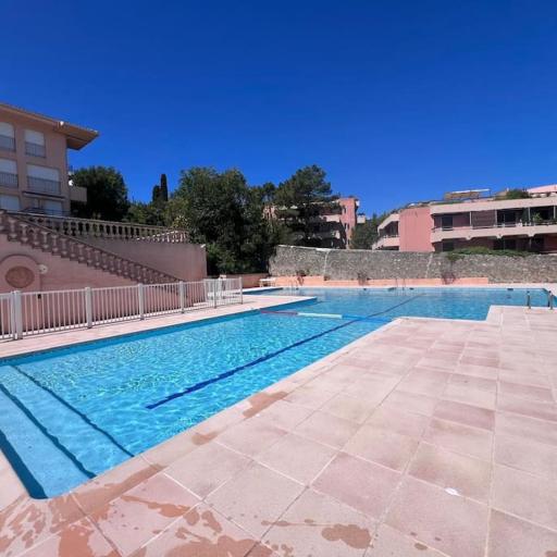 Studio, piscine, parking, undefined