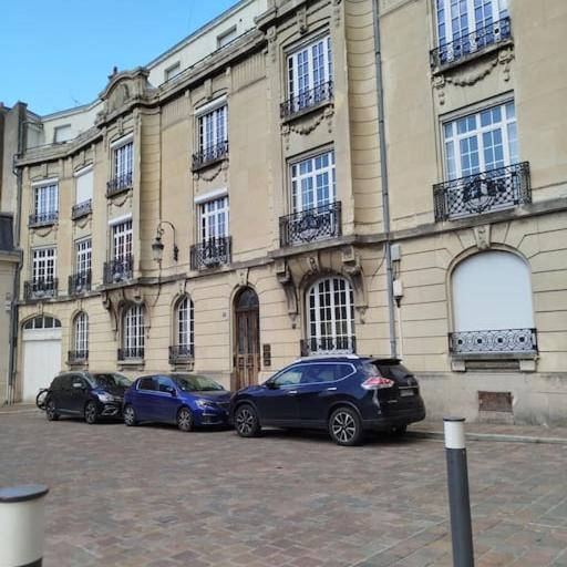 Studette Cathédrale, undefined