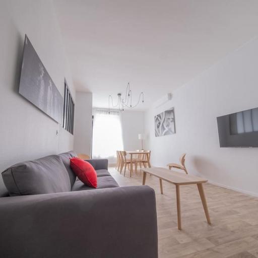 L'Ange au Sourire, undefined