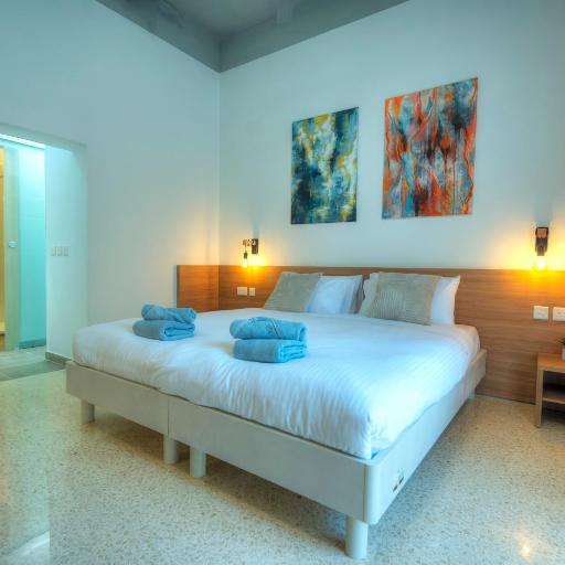 Tasteful 2bedrooms with Maltese balcony MCOP1-2, undefined