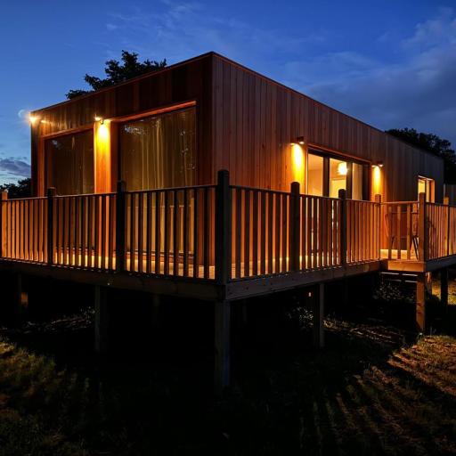 Unbox at Poplar Tree, undefined