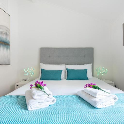 Perfect Location 2bed 2bath APT Central London, undefined