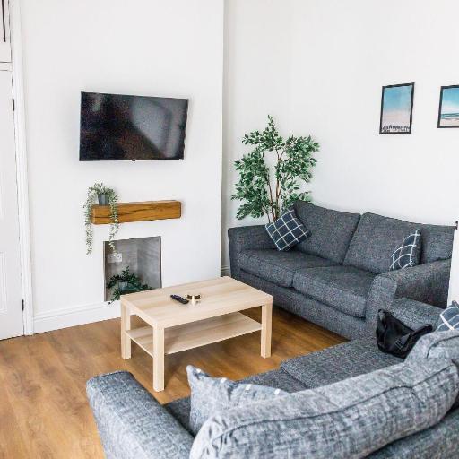 Spacious 5 Bedroom House - Perfect for Contractors, undefined